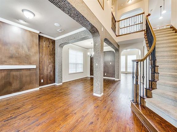 3rd image of 7778 Amberdale Ln