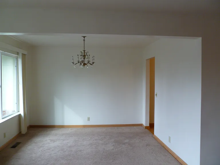 2429 Woodstock Ct — Photo 6