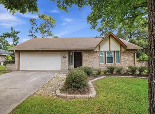 182 Greenleaf Ln, Conroe, TX 77304