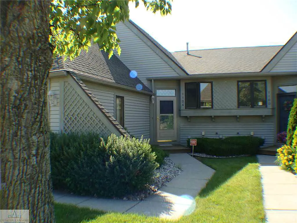 1104 Dillon Cir photo 1