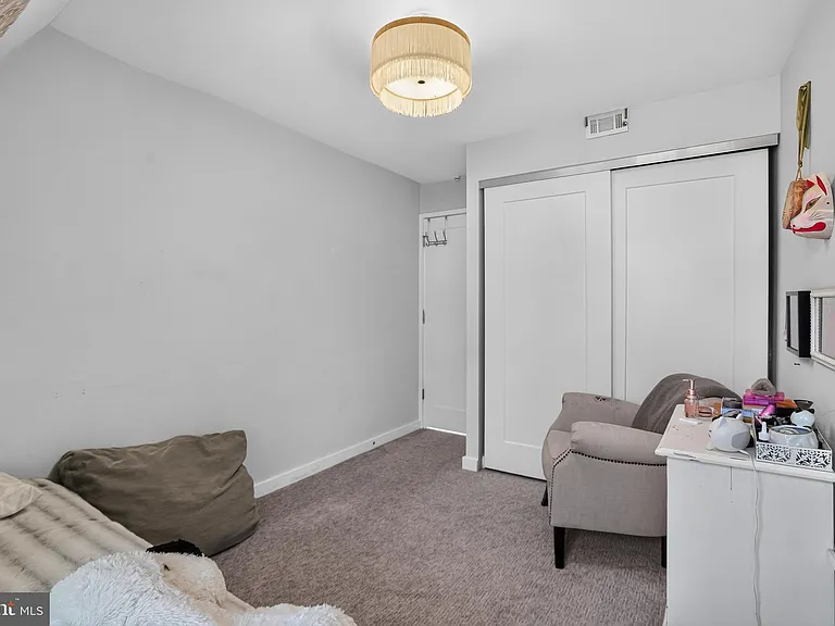 812 Lombard St #4 — Photo 15