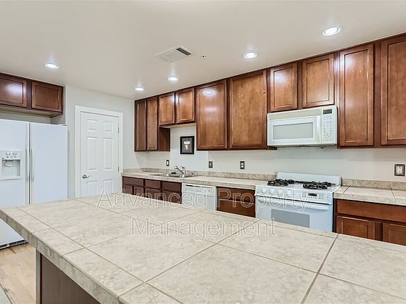 4th image of 1630 N Clarkson St APT 416