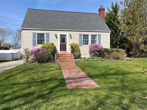 177 Richmond Avenue, Amityville, NY 11701