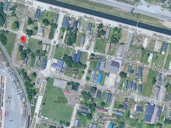 2900 Laussat Pl, New Orleans, LA 70117