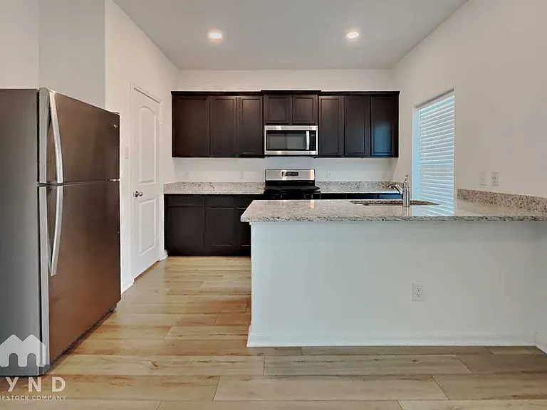 10826 Quinn Ct — Photo 6