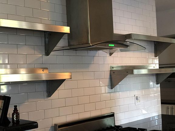 2nd image of 105 Rosemont St