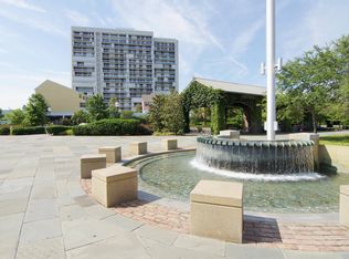 330 Concord St APT 2D, Charleston, SC 29401