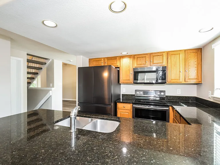 12158 Hudson Ct — Photo 10