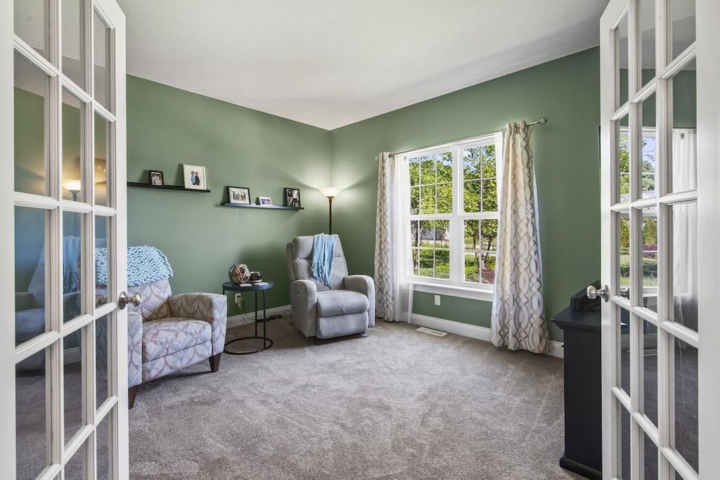 W229N4328 Baker COURT, Pewaukee, WI - View 5