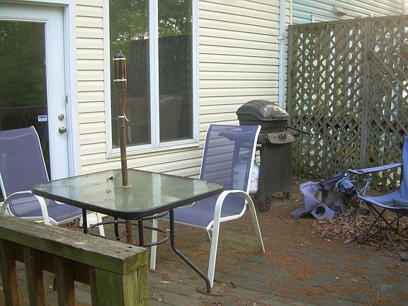Rear deck. Note no barbecuing on the wooden deck, wood and fire don't mix.