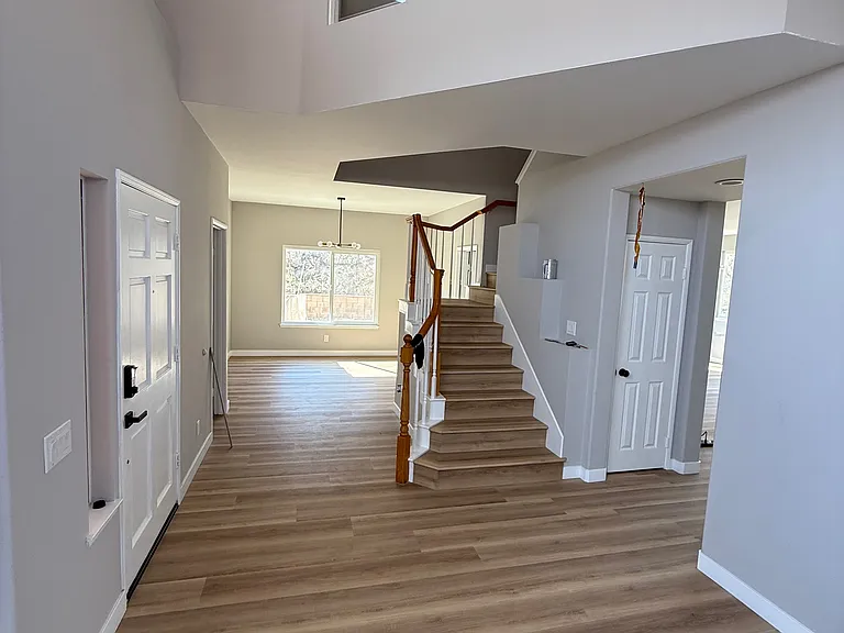 711 Canterbury Cir — Photo 44