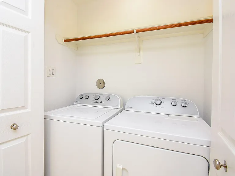 2202 Naomi St #3 — Photo 27