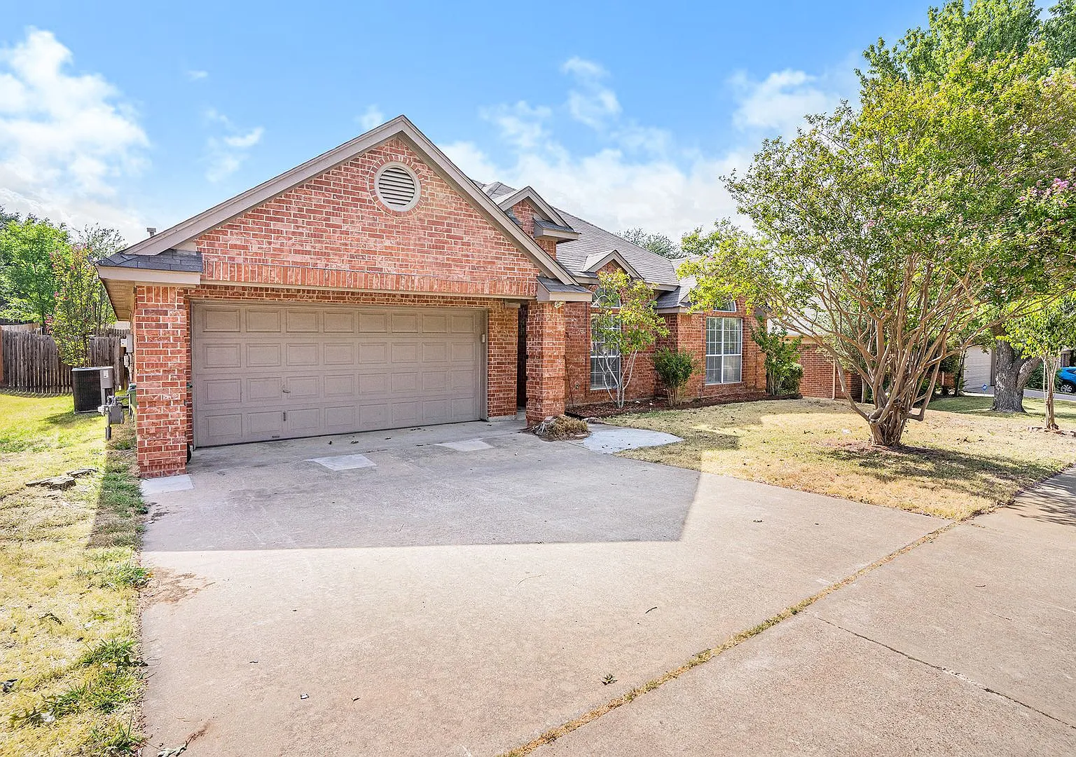 Updated 3-2 near Lake Arlington! — Photo 3