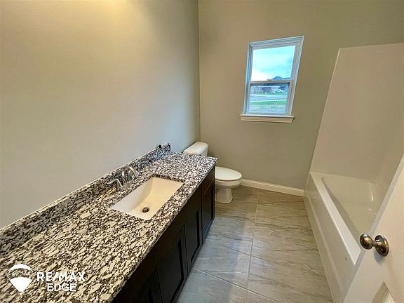 4th image of 8201 Peninsula Cir