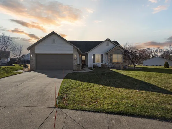 616 Meadow Stream Dr, South Bend, IN 46614