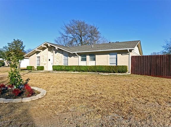 3rd image of 1118 Rockledge Dr