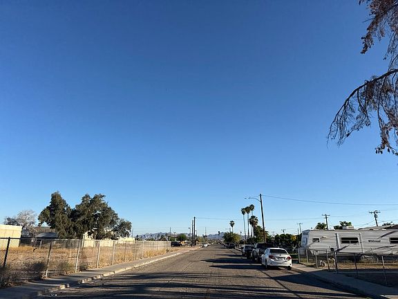 4th image of 330 S 3rd St