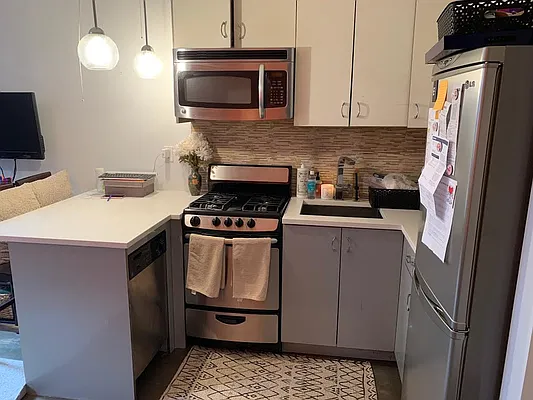 Rented by Qwest Residential Downtown LLC | media 33