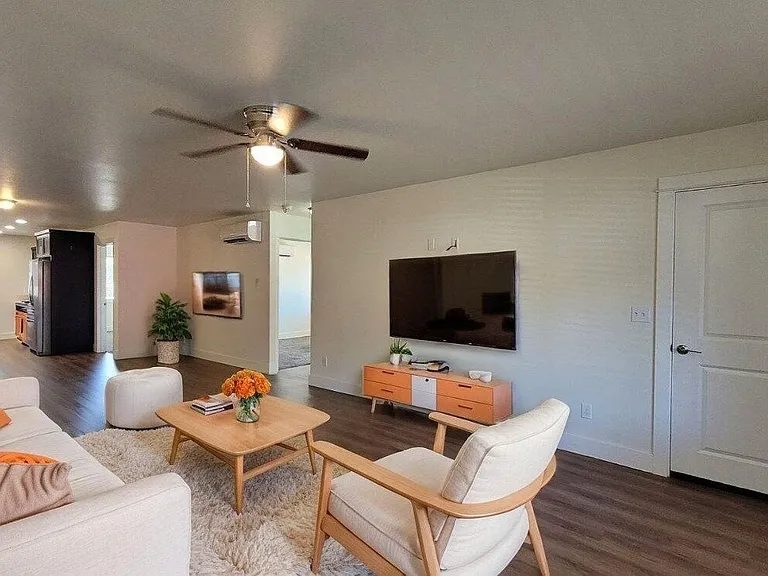 2468 NE Kerr St — Photo 1