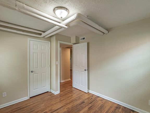 5th image of 304 N 31st St APT 1