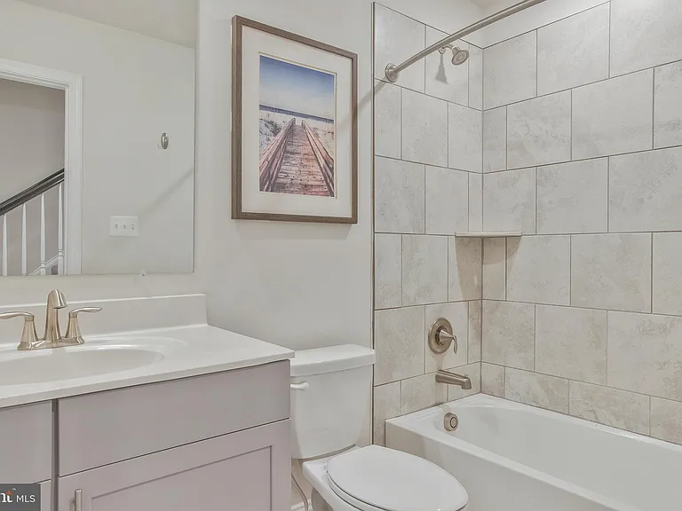 2738 Lady Slipper Rd — Photo 22