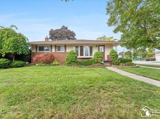 2408 Medford St, Trenton, MI 48183