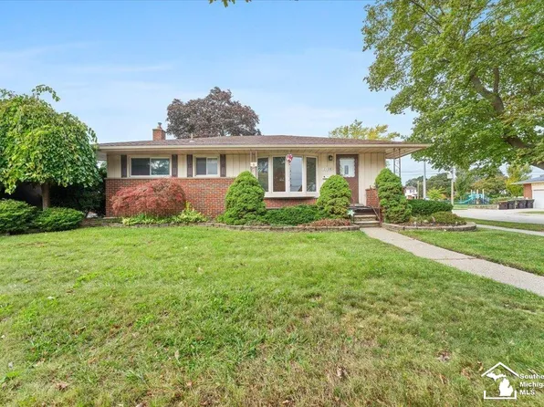 2408 Medford St, Trenton, MI 48183