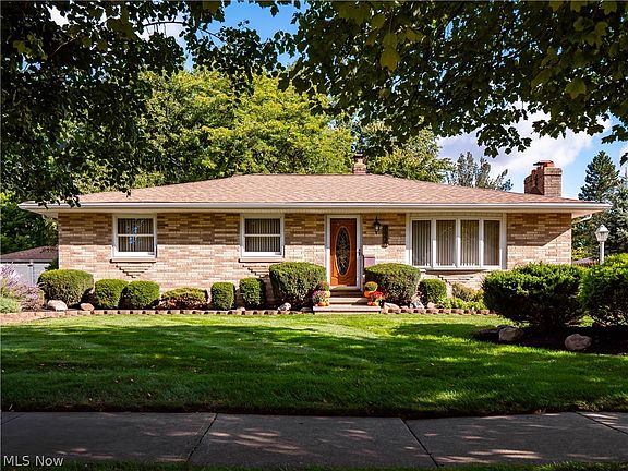 5th image of 7930 Royalview Dr