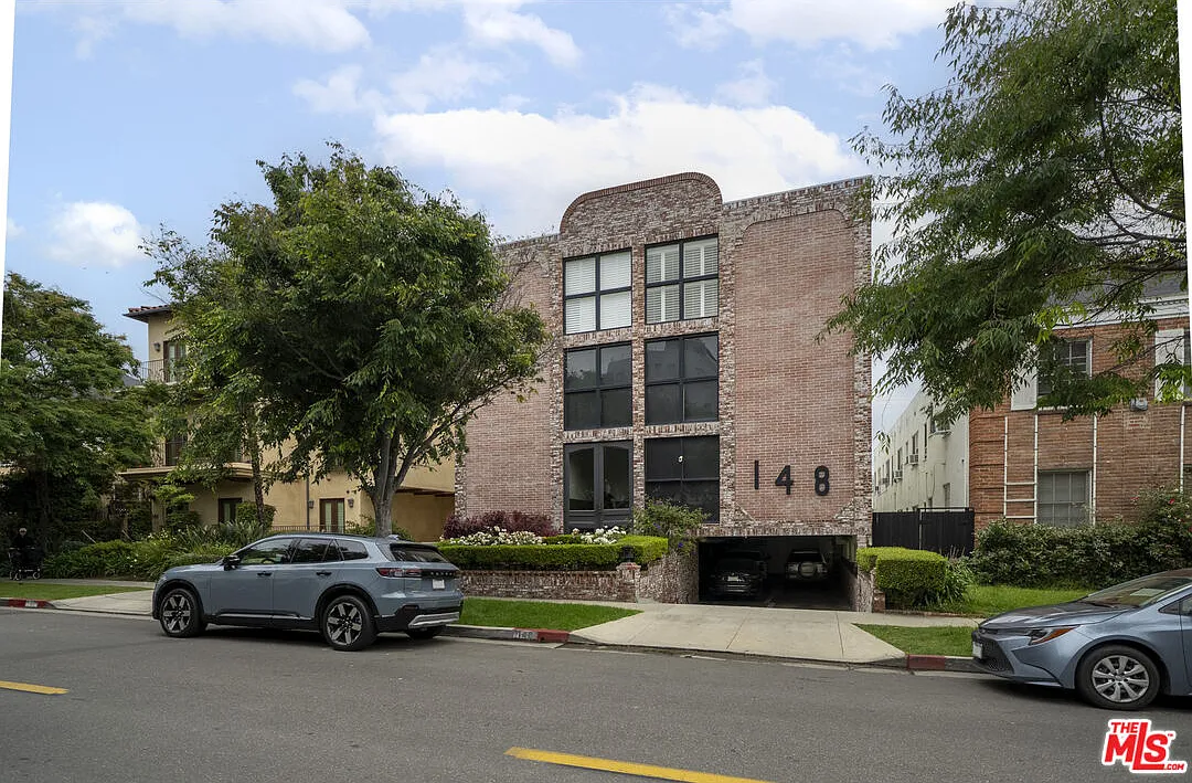 2 bed, 2.0 bath, $4,400 — Photo 1