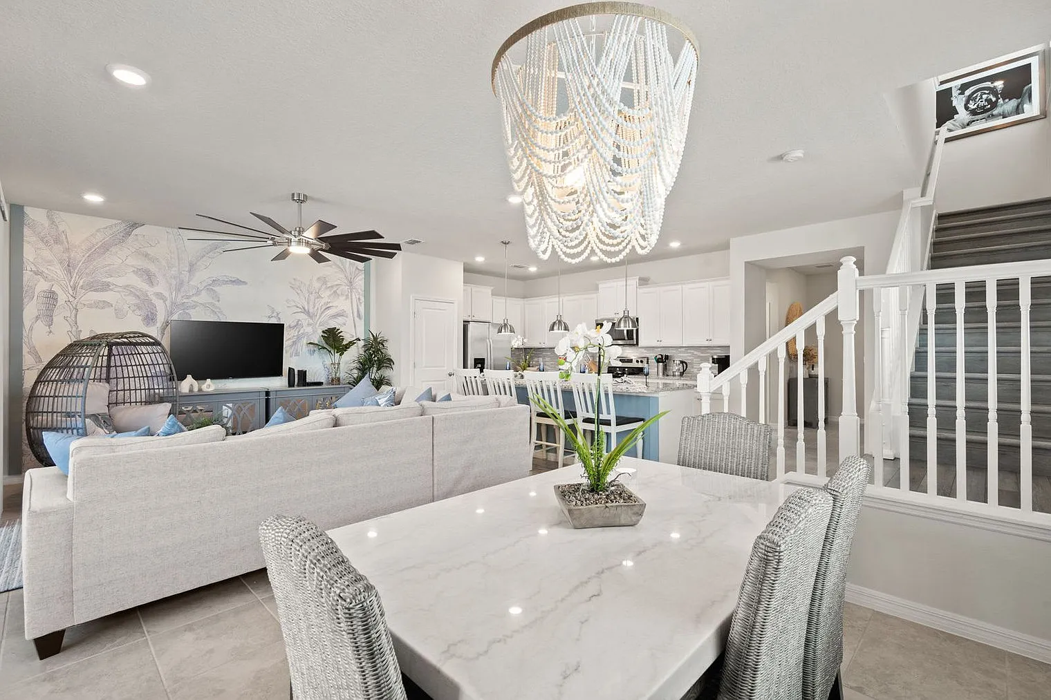 5 bed, 5.0 bath, 2992 sqft, $3,456 — Photo 2