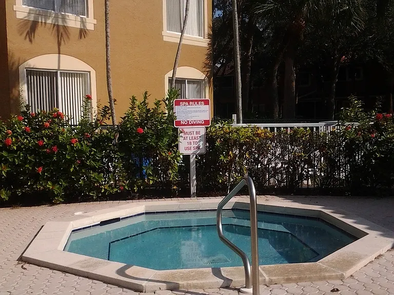 The Mirage Apartments — Photo 67