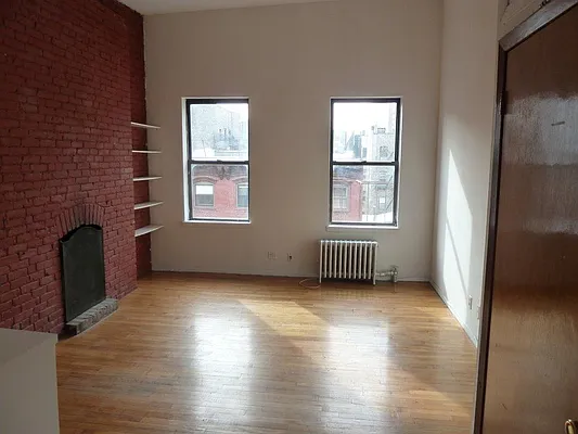 Rented by Chartwell Manhattan Realty | media 21