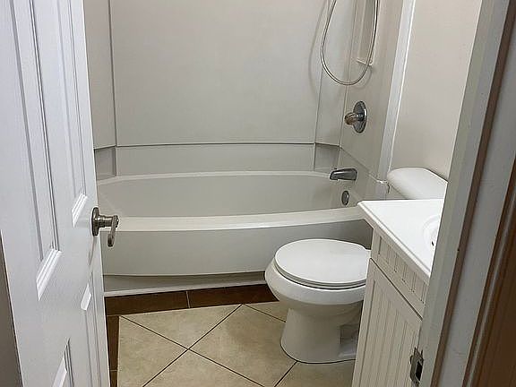 5th image of 2325 Sea Shell Rd APT 105