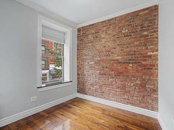 3rd image of 20 Prince St APT 8