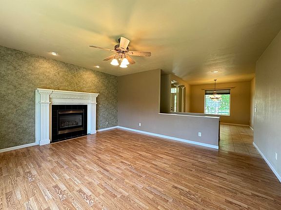 4th image of 451 Oak View Meadow Ct