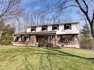 4032 Locus Bend Dr, Dayton, OH 45440
