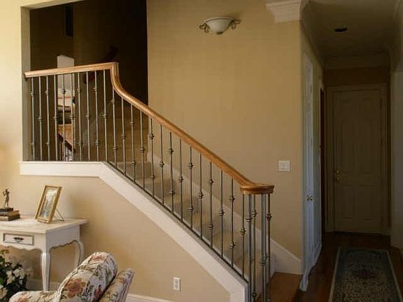 5th image of 2801 Red Oak Ct E