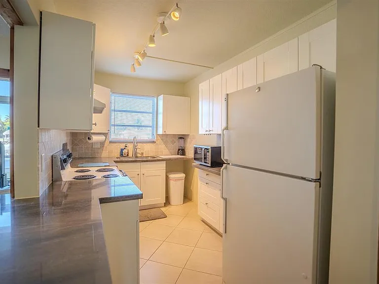 2731 NE 14th St #138 — Photo 6