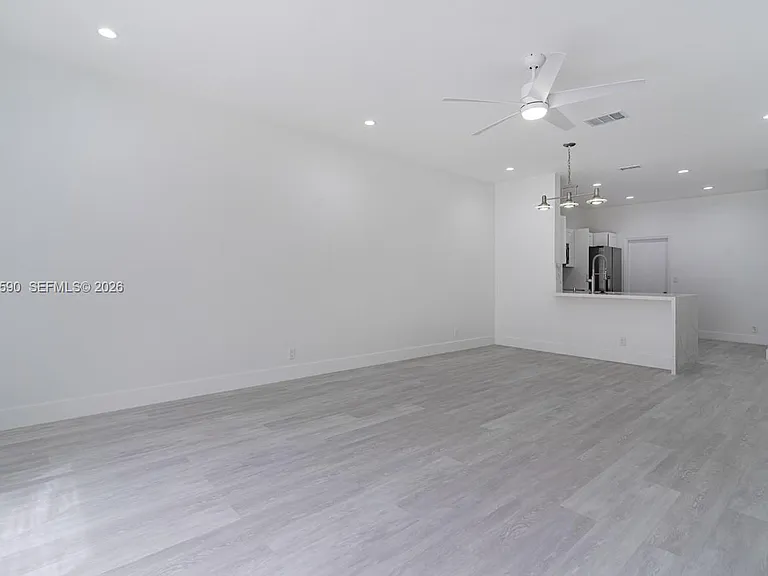 2098 Madeira Dr — Photo 19