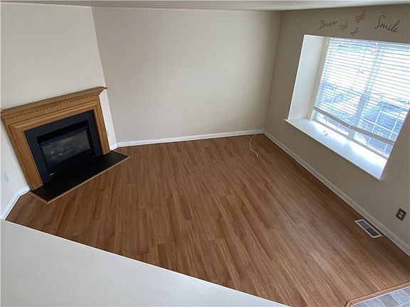 3rd image of 104 Rosie Dr