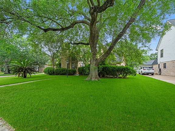 2nd image of 15239 Corona Del Mar Dr