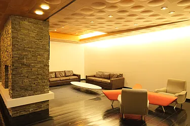 Rented by R New York