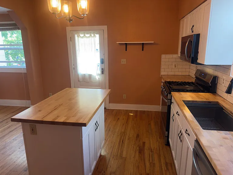 4853 NE 6th Ave — Photo 18