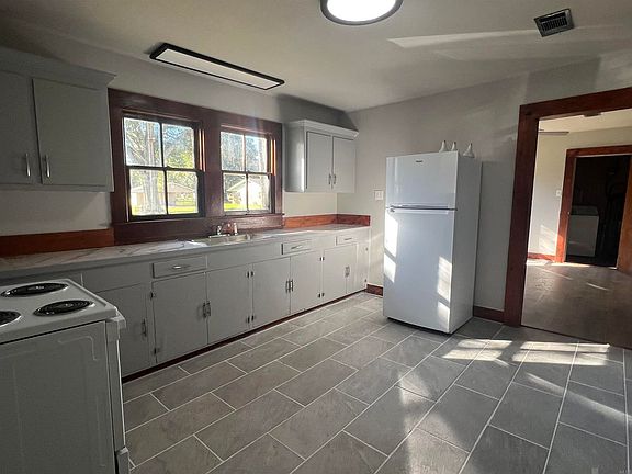 3rd image of 804 Westend