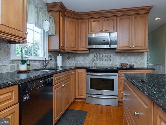 4th image of 209 Deergrass Rd