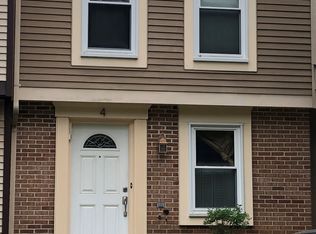 4 Valleyside Ct, Germantown, MD 20874