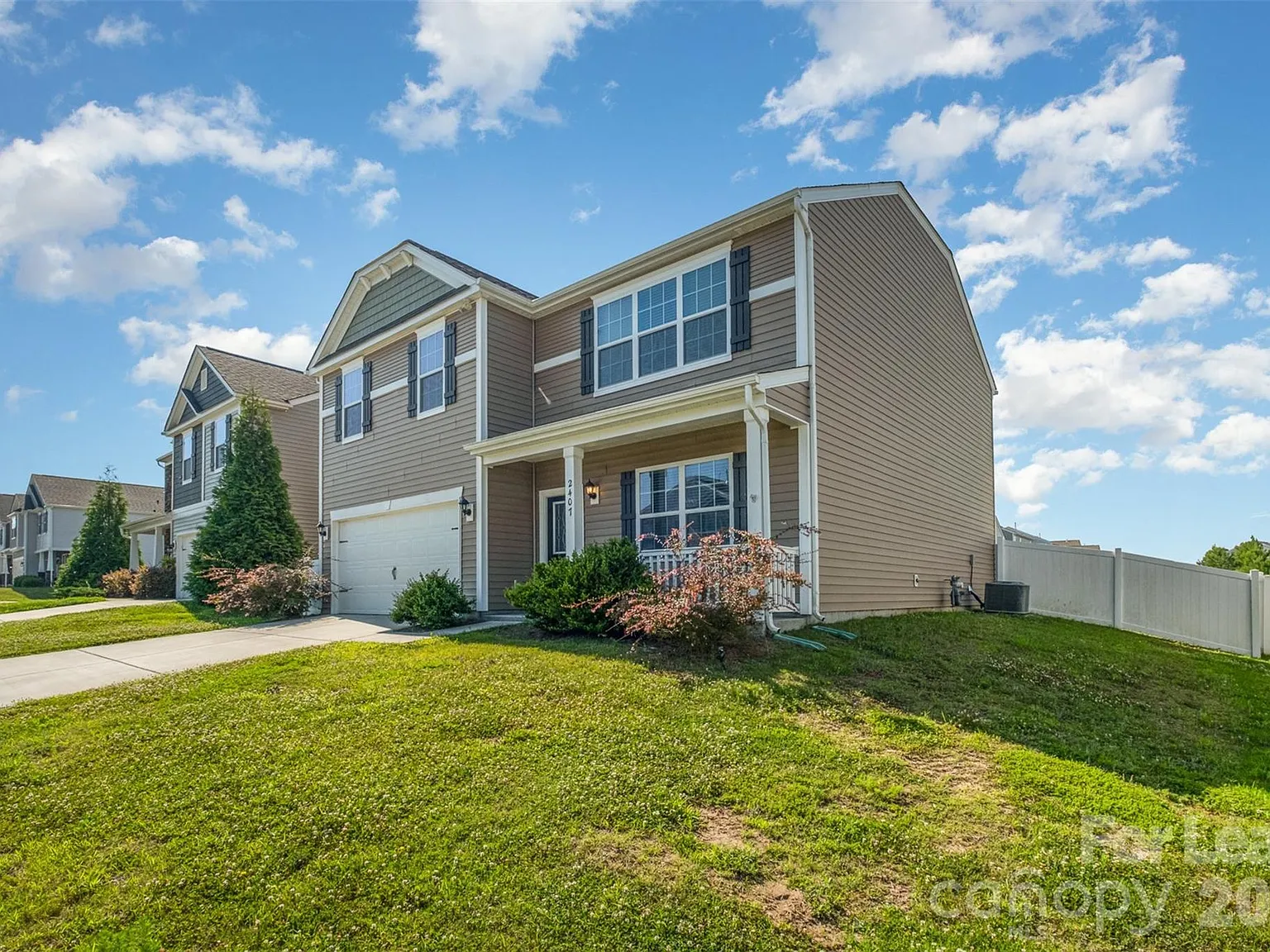 5 bed, 3.0 bath, 2495 sqft, $2,995 — Photo 2