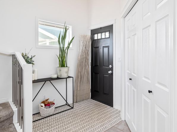 12825 207th St NW, Edmonton, AB T5S 0K2