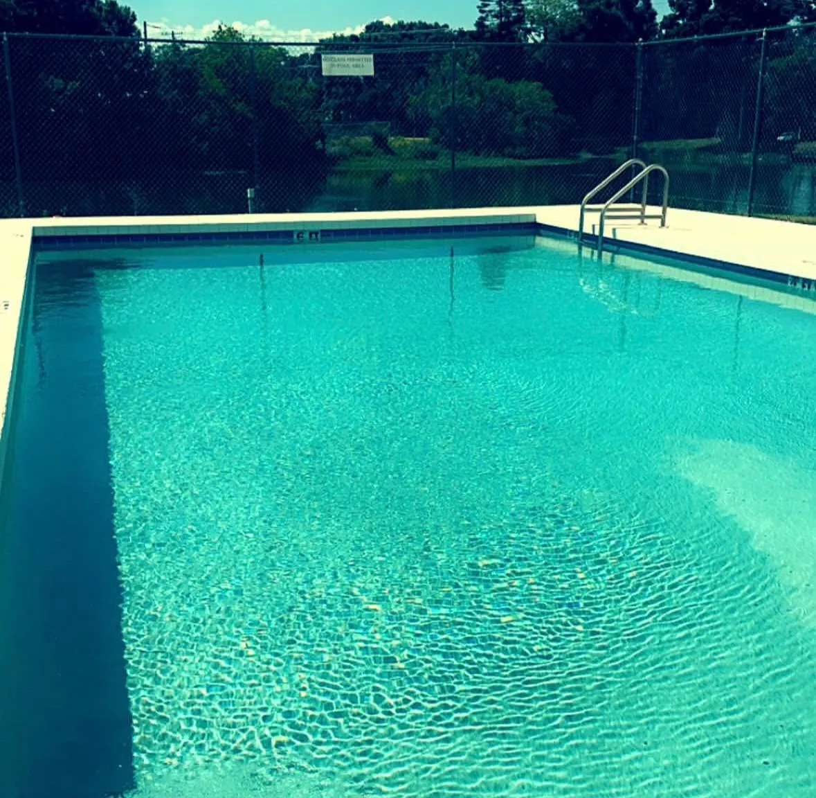 3 bed, 1600 sqft, $2,400 — Photo 2