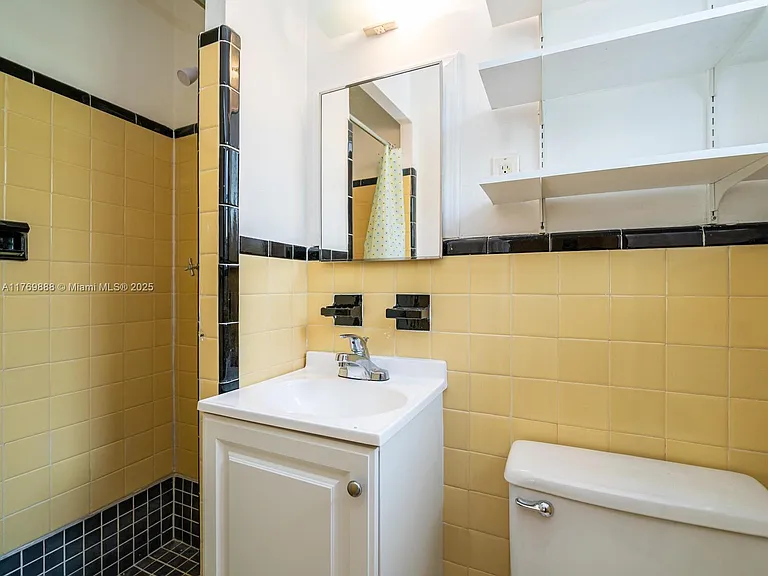 9441 Byron Ave — Photo 37